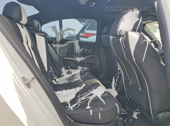 3MW5U7J03M8B55703 2021 BMW M3 White Հետևի նստատեղերի տեսք