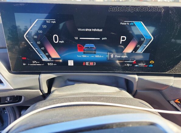 3MW69CW09S8F82047 2025 BMW 3 SERIES Blue Instrument cluster view