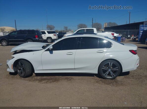 3MW69FF02P8D09315 2023 BMW 3 SERIES White Rear interior view