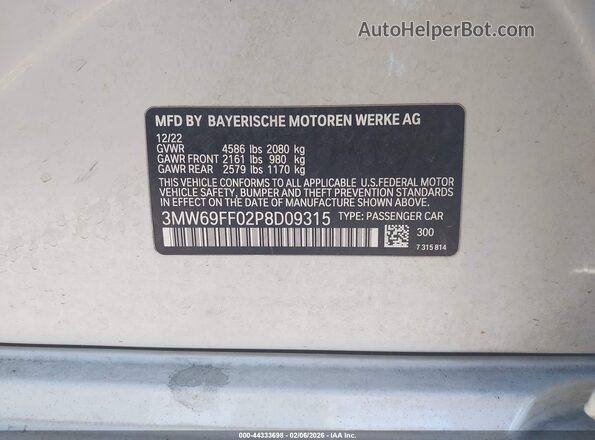 3MW69FF02P8D09315 2023 BMW 3 SERIES White Engine compartment view