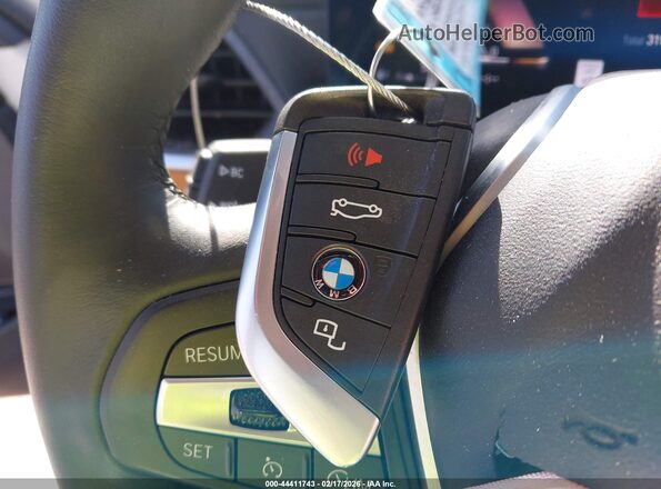 3MW69FF04R8E05949 2024 BMW 3 SERIES White წინა პანელის ხედი