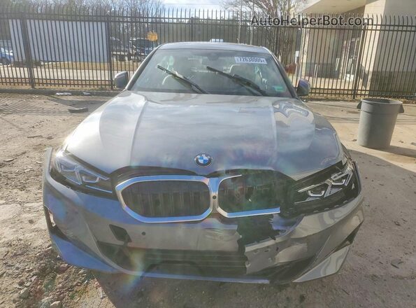 3MW69FF05R8D79927 2024 BMW 3 SERIES Gray Widok z przodu