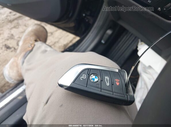 3MW89CW00S8F18505 2025 BMW 3 SERIES Black Вид панелі приладів