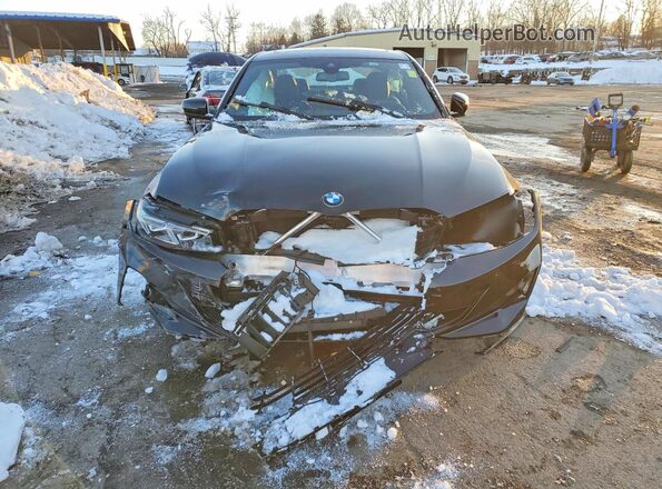 3MW89CW03S8F18255 2025 BMW 3 SERIES Black Widok z przodu