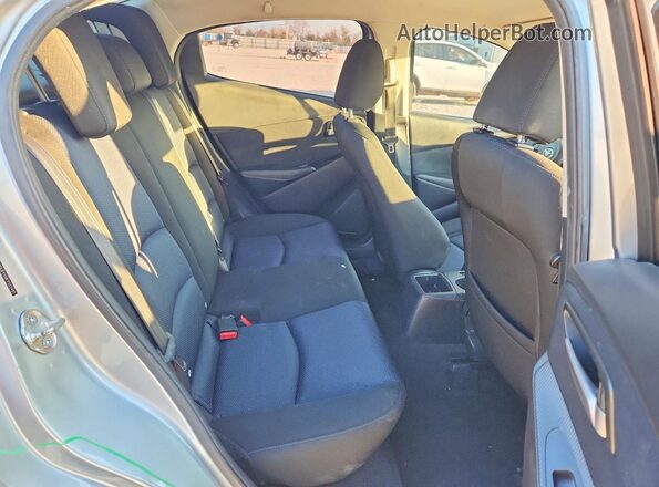 3MYDLBYV0KY522481 2019 TOYOTA YARIS Серебряный Вид задних сидений