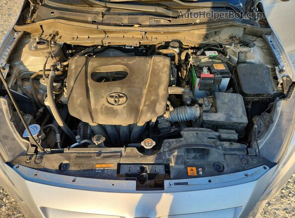 3MYDLBYV0KY522481 2019 TOYOTA YARIS Серебряный Вид задней части салона
