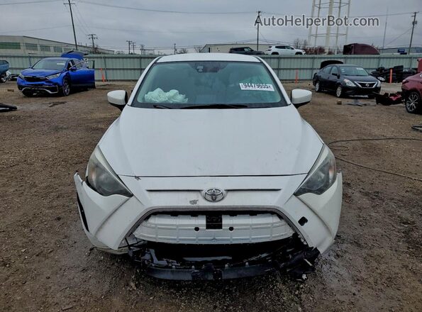 3MYDLBYV0KY525509 2019 TOYOTA YARIS White Widok z przodu
