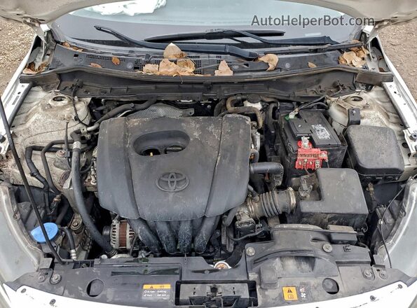 3MYDLBYV0KY525509 2019 TOYOTA YARIS White Widok wnętrza z tyłu