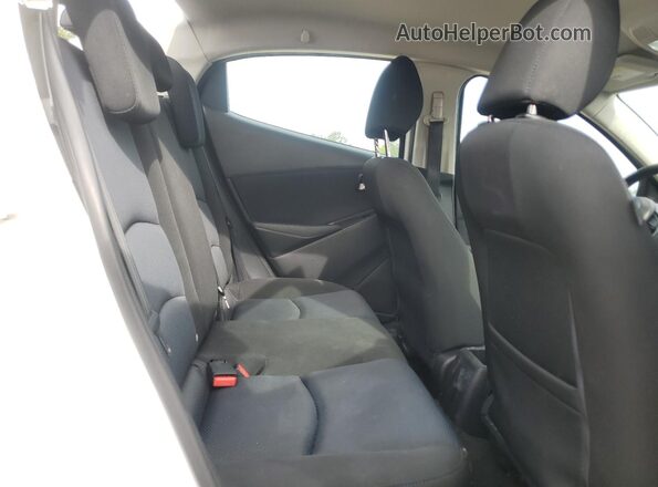 3MYDLBYV0KY527759 2019 TOYOTA YARIS White Вид задніх сидінь