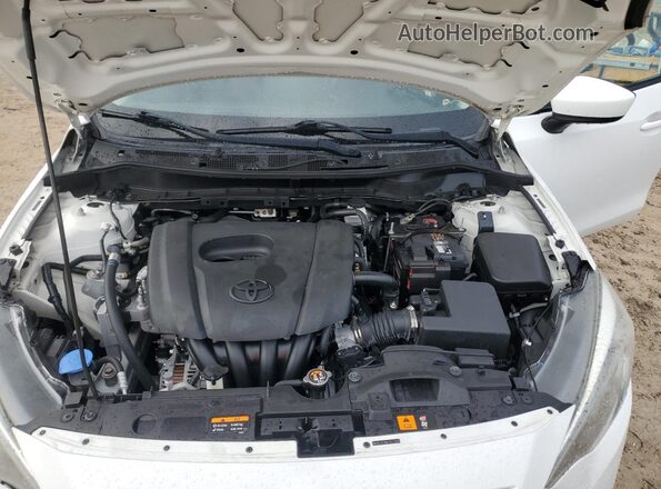 3MYDLBYV0KY527759 2019 TOYOTA YARIS White Вид задньої частини салону