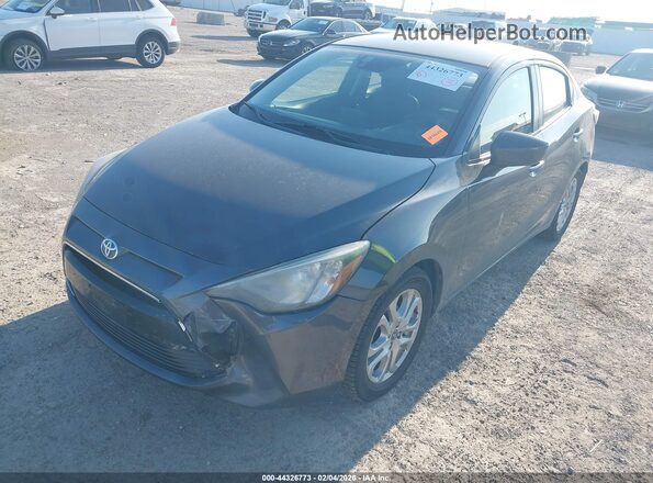 3MYDLBYV1JY314107 2018 TOYOTA YARIS IA Gray Vista tres cuartos delantera izquierda