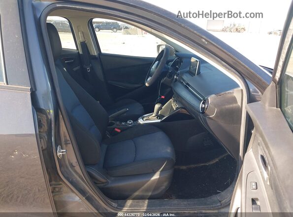 3MYDLBYV1JY314107 2018 TOYOTA YARIS IA Gray Vista interior delantera