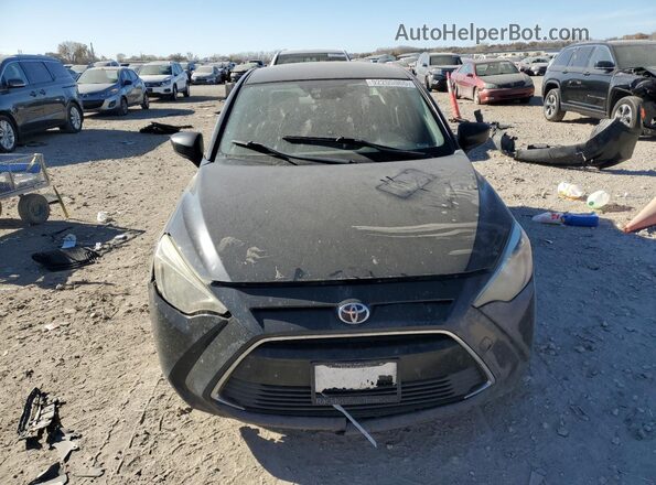 3MYDLBYV1JY322613 2018 TOYOTA YARIS Black Вид спереду
