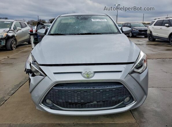 3MYDLBYV1KY505303 2019 TOYOTA YARIS Silver 