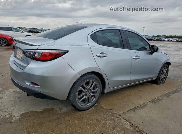 3MYDLBYV1KY505303 2019 TOYOTA YARIS Silver 