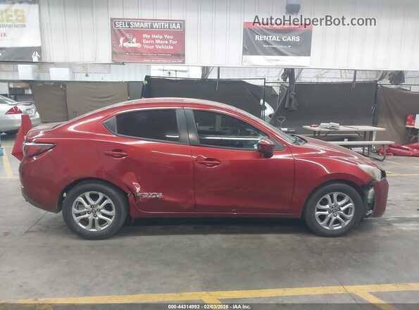 3MYDLBYV2JY330865 2018 TOYOTA YARIS IA Red უკანა სალონის ხედი