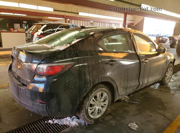 3MYDLBYV2LY711618 2020 TOYOTA YARIS Black Задня права чверть