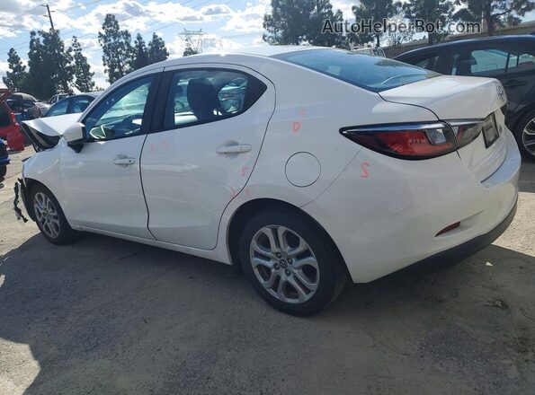 3MYDLBYV3JY330177 2018 TOYOTA YARIS White Задня ліва чверть