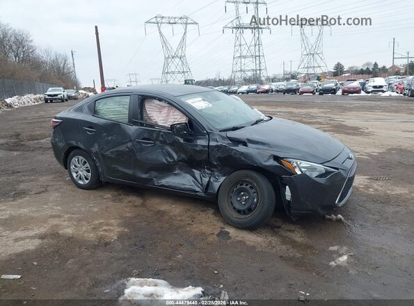 3MYDLBYV3KY523303 2019 TOYOTA YARIS Gray Widok z przodu