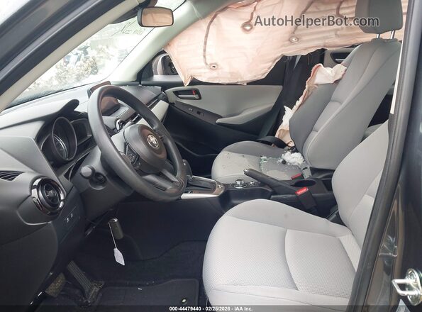 3MYDLBYV3KY523303 2019 TOYOTA YARIS Gray Widok wnętrza z przodu
