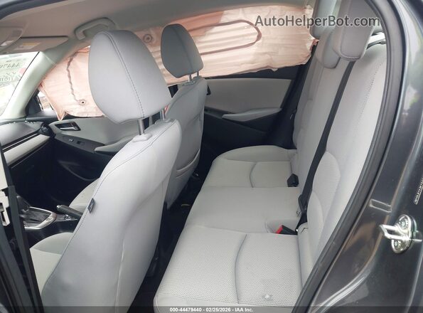 3MYDLBYV3KY523303 2019 TOYOTA YARIS Gray Widok naklejki z numerem VIN