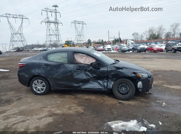 3MYDLBYV3KY523303 2019 TOYOTA YARIS Gray 