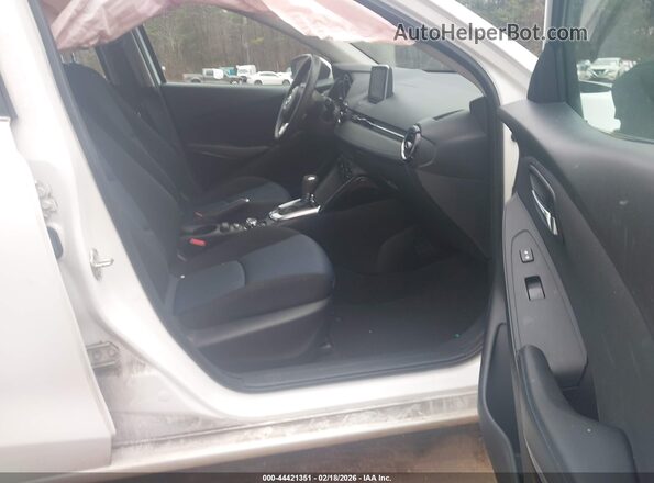 3MYDLBYV4JY333024 2018 TOYOTA YARIS IA White Front interior view