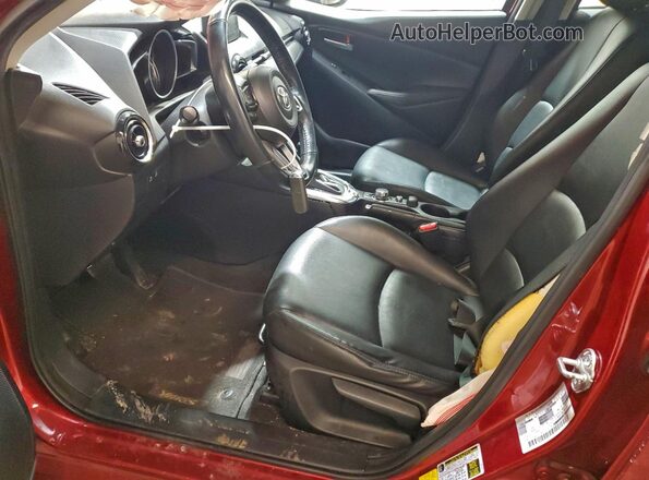 3MYDLBYV4KY510799 2019 TOYOTA YARIS Red Vista interior delantera