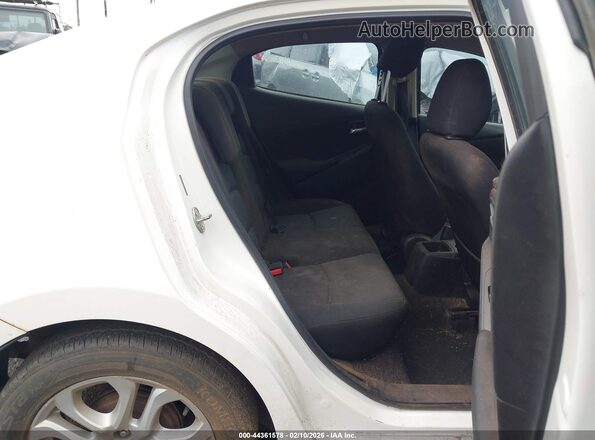 3MYDLBYV6HY155188 2017 TOYOTA YARIS IA White Vista de la etiqueta del VIN