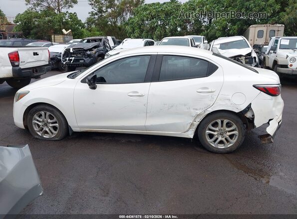 3MYDLBYV6HY155188 2017 TOYOTA YARIS IA White Vista interior de 360 grados