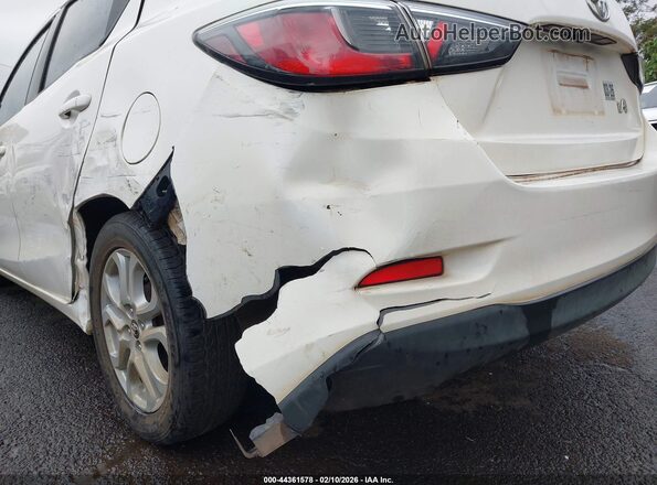 3MYDLBYV6HY155188 2017 TOYOTA YARIS IA White 