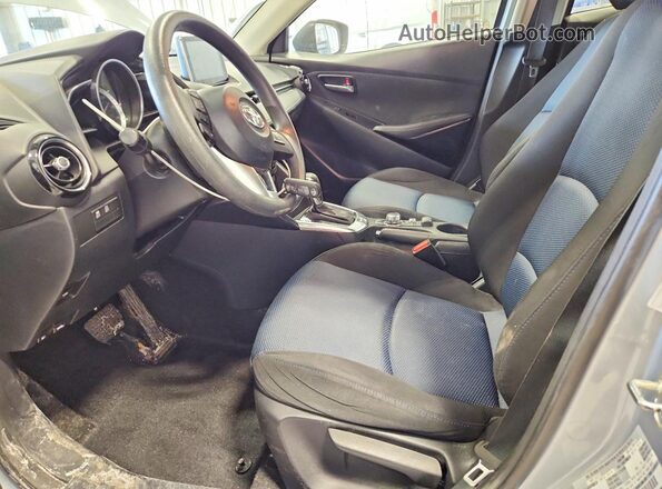 3MYDLBYV9JY315800 2018 TOYOTA YARIS Silver 