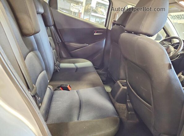 3MYDLBYV9JY315800 2018 TOYOTA YARIS Silver 
