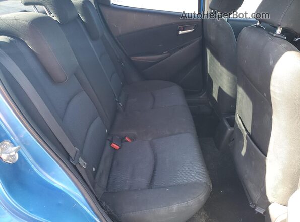 3MYDLBYVXHY193183 2017 TOYOTA YARIS Blue Вид задніх сидінь