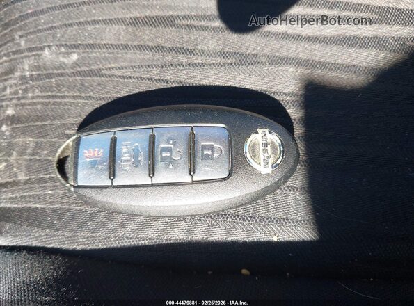 3N1AB7AP0HY252726 2017 NISSAN SENTRA Красный Вид панели приборов