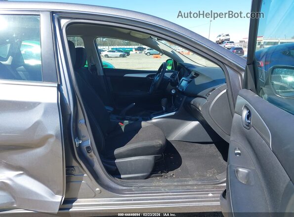 3N1AB7AP1KY266657 2019 NISSAN SENTRA Серый Вид салона спереди