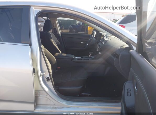 3N1AB8CV1PY299179 2023 NISSAN SENTRA Silver Вид салону спереду