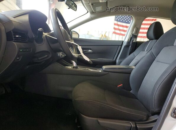 3N1AB8CV3PY252350 2023 NISSAN SENTRA Белый Вид салона спереди