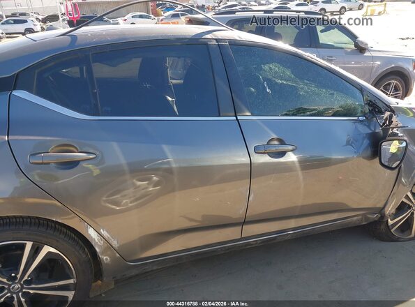 3N1AB8DV6NY271065 2022 NISSAN SENTRA Gray Вид задньої частини салону