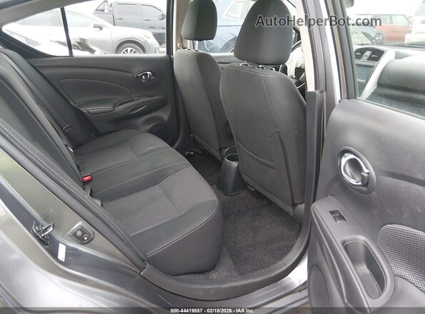 3N1CN7AP1KL822785 2019 NISSAN VERSA Серебряный 