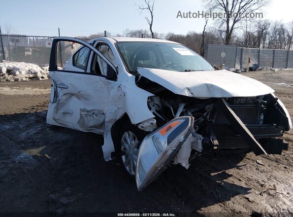 3N1CN7AP4JK408534 2018 NISSAN VERSA White Front view