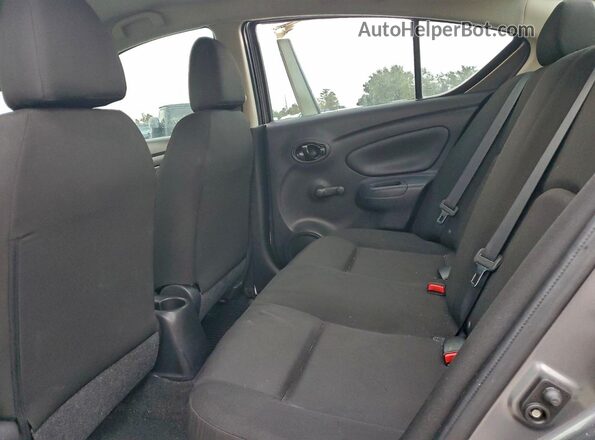 3N1CN7AP4KL840438 2019 NISSAN VERSA Серый 
