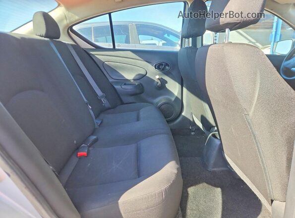 3N1CN7AP7KL820653 2019 NISSAN VERSA Silver 