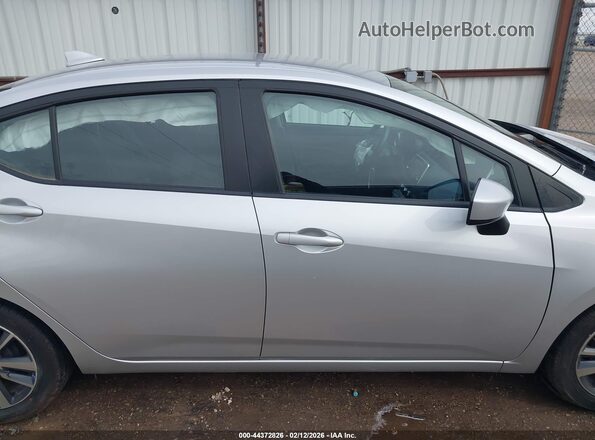 3N1CN8EV5PL856010 2023 NISSAN VERSA Серебряный Панорамный вид салона 360°
