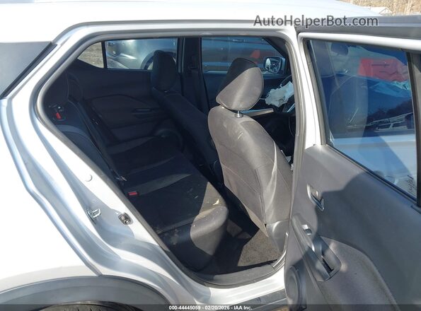 3N1CP5CU0JL536944 2018 NISSAN KICKS Silver Widok naklejki z numerem VIN