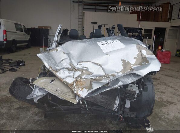 3N1CP5CU9KL521991 2019 NISSAN KICKS Silver Instrument cluster view