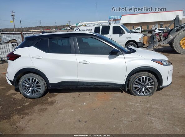 3N1CP5CV4ML554425 2021 NISSAN KICKS Белый 