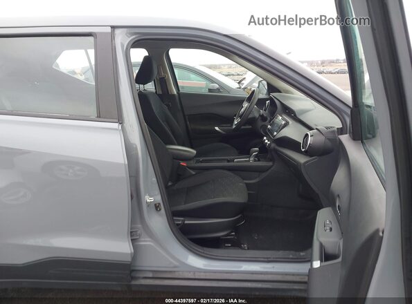 3N1CP5CV4RL559826 2024 NISSAN KICKS Gray Front interior view
