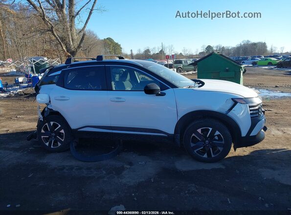 3N8AP6CBXTL308501 2026 NISSAN KICKS White Widok wnętrza z tyłu