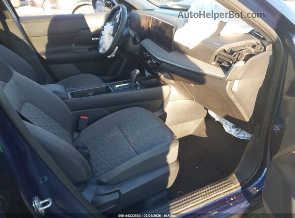 3N8AP6CBXTL350635 2026 NISSAN KICKS Dark Blue Вид салона спереди